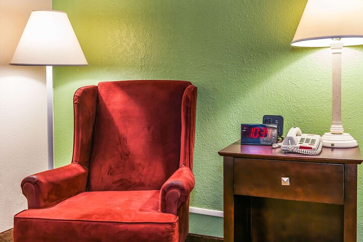 Room 18 of 36