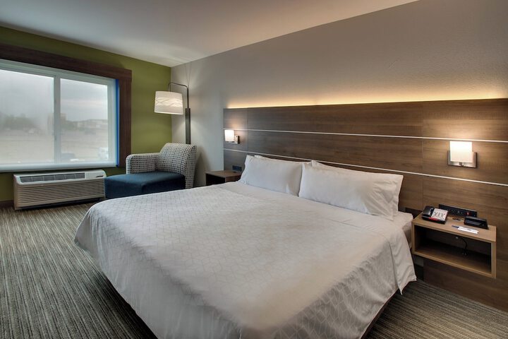 Holiday Inn Express & Suites Carson City by IHG