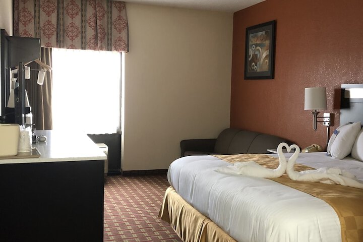 Room 9 of 25