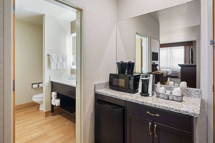 Room 21 of 83