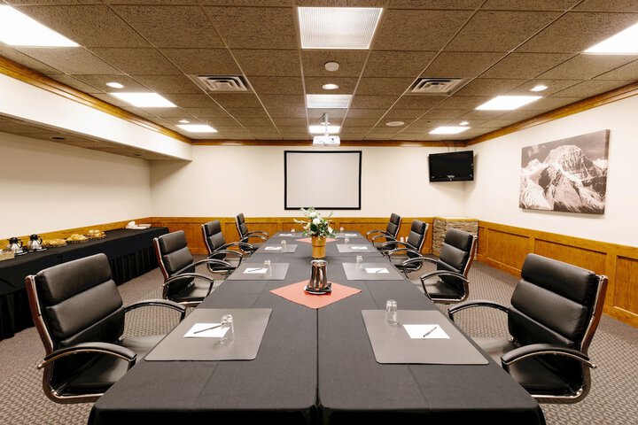 Business Center 38 of 38