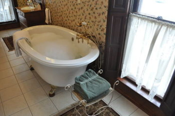 White Swan Inn Bed & Breakfast