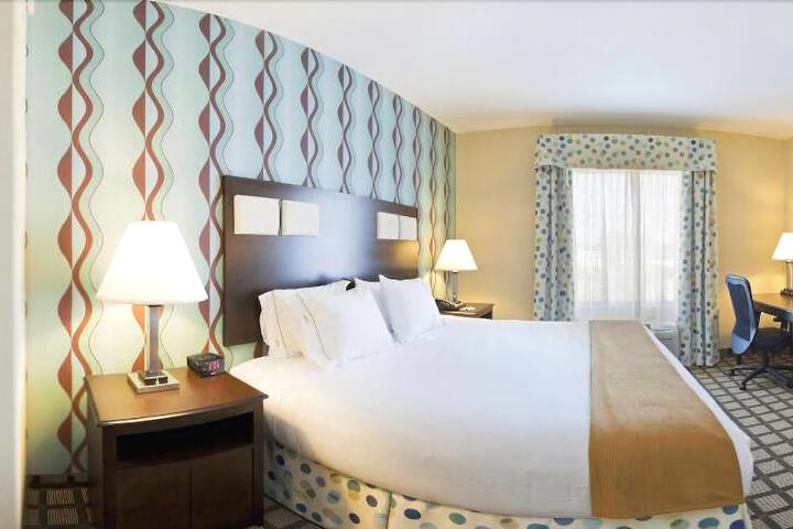 Room 10 of 36