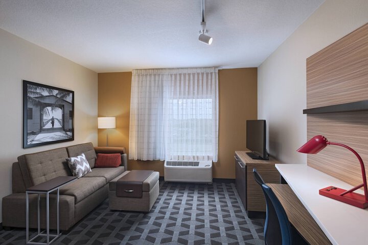 Room 17 of 32