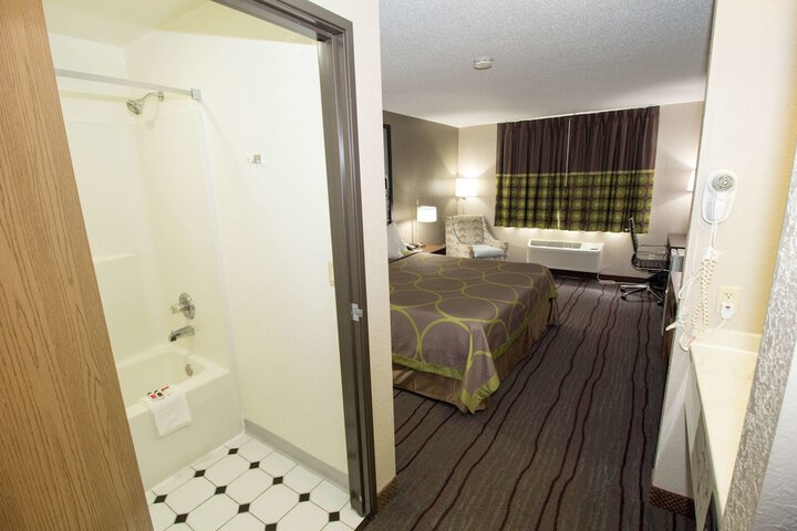 Super 8 by Wyndham Chicago OHare Airport