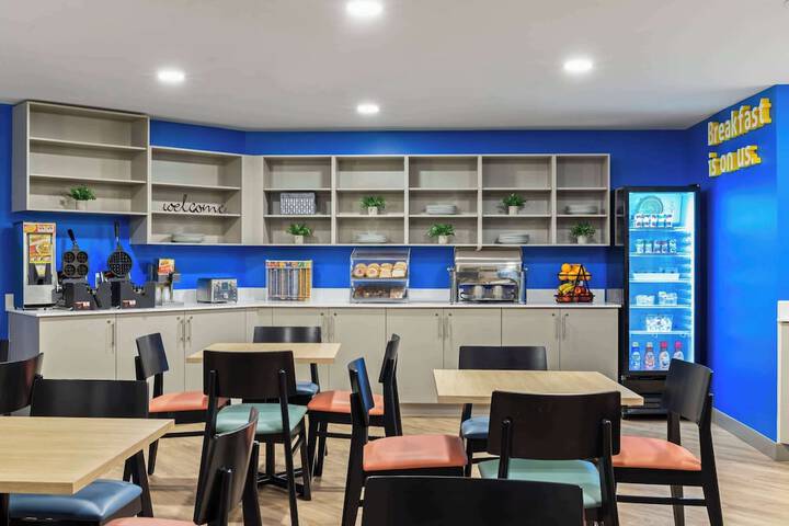 Days Inn by Wyndham Steinbach