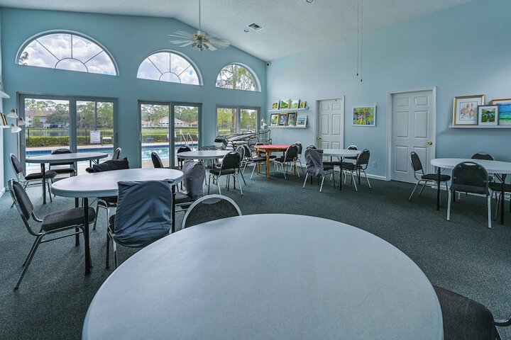 3 Mi to Beaches: Naples Condo w / Pool Access!
