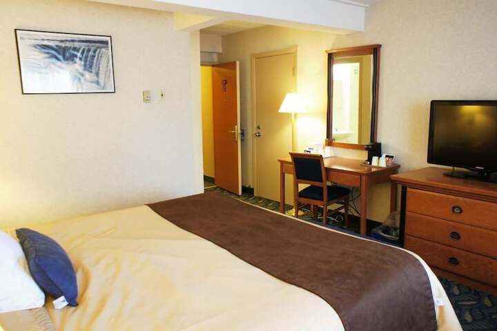 Room 34 of 53
