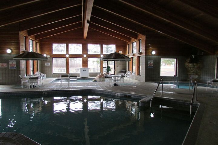 Shell Lake Lodge a Travelodge by Wyndham