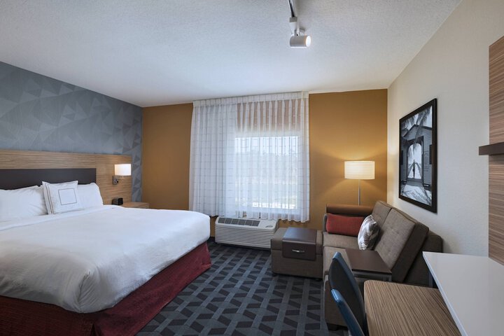 Room 16 of 32