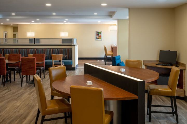 Hotel Interior 10 of 30