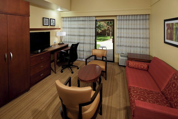 Room 10 of 25
