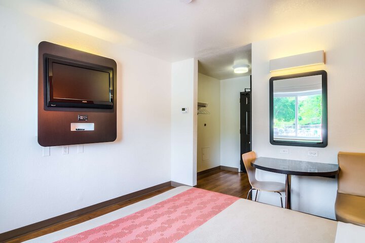 Room 27 of 31