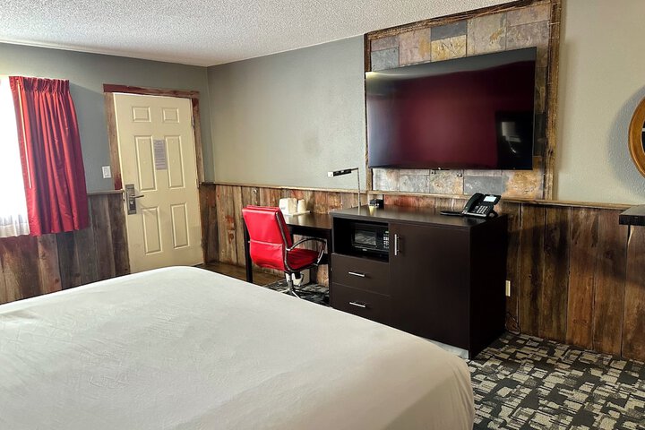 Americas Best Value Inn Wall