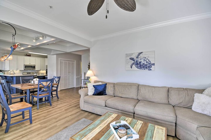 Ocean Isle Condo With Community Pool & Hot Tub!