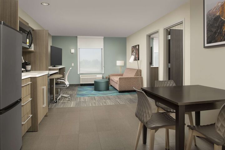 Home2 Suites by Hilton Clovis Fresno Airport