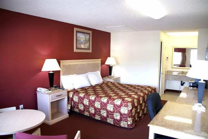 Room 7 of 8