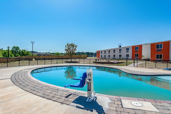 Pool 6 of 37