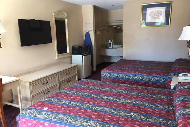 Room 8 of 34