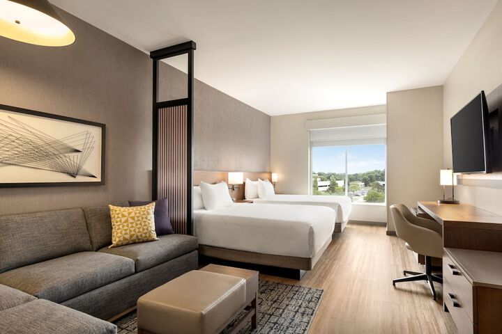 Room 7 of 18