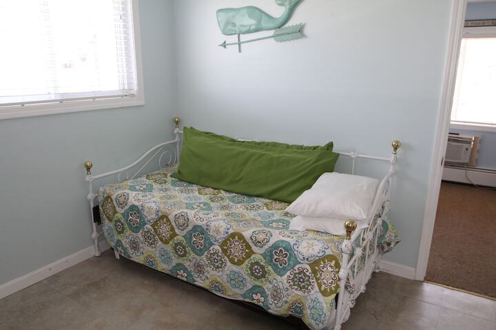Room 106 of 124