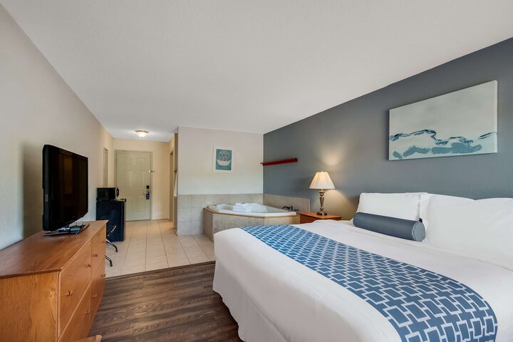 Room 21 of 37