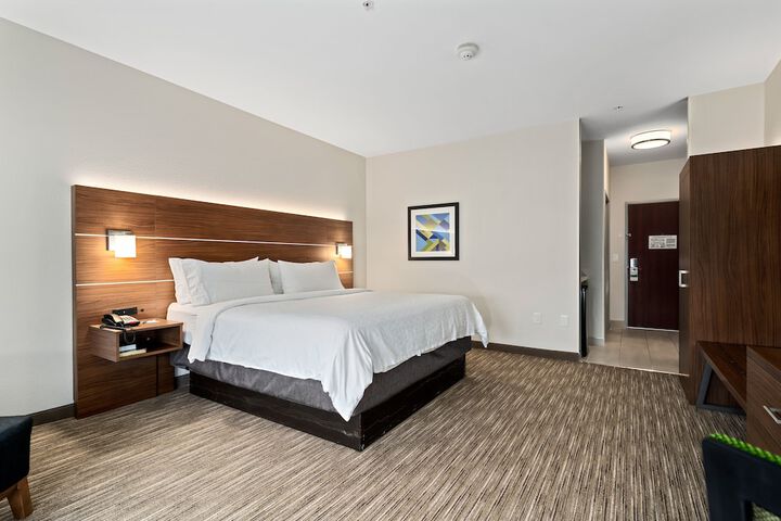 Holiday Inn Express Suites Van Buren-Ft Smith Area by IHG