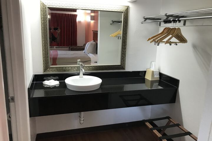 Room 19 of 46