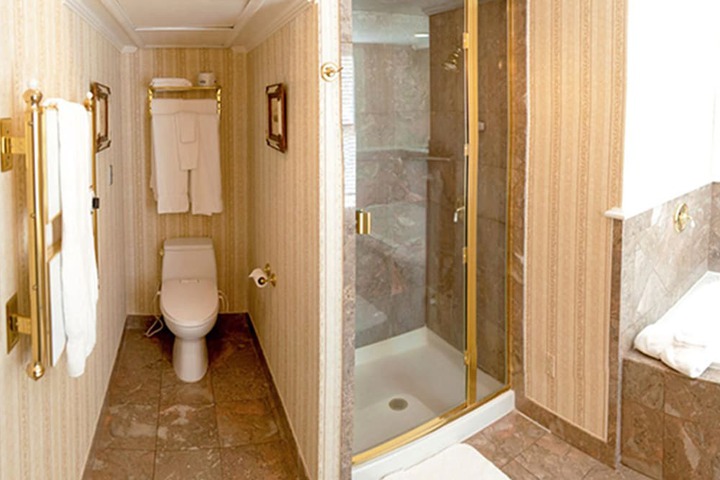 Room 17 of 75