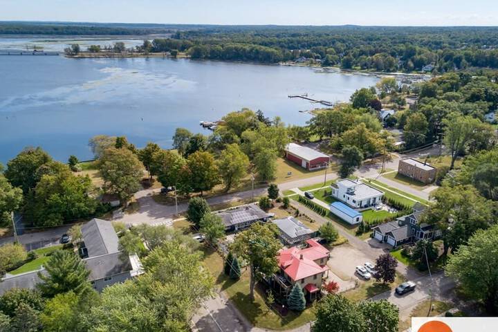 Lake Life Getaway - Condo Near Downtown