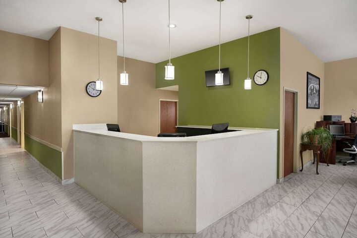 Super 8 by Wyndham S Jordan / Sandy/Slc Area