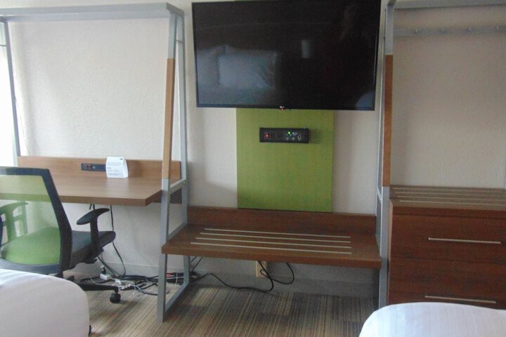 Room 57 of 84