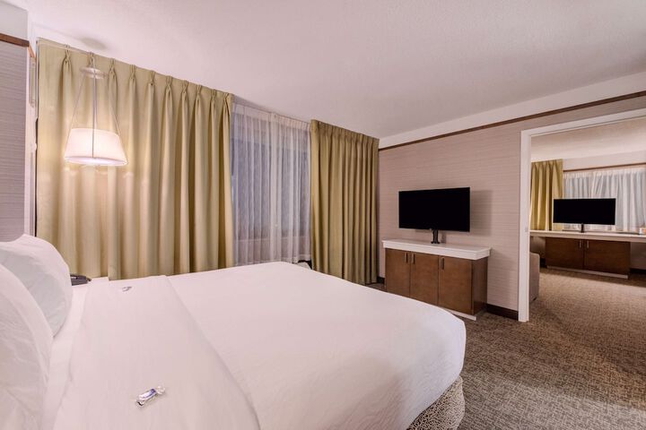 Room 25 of 84
