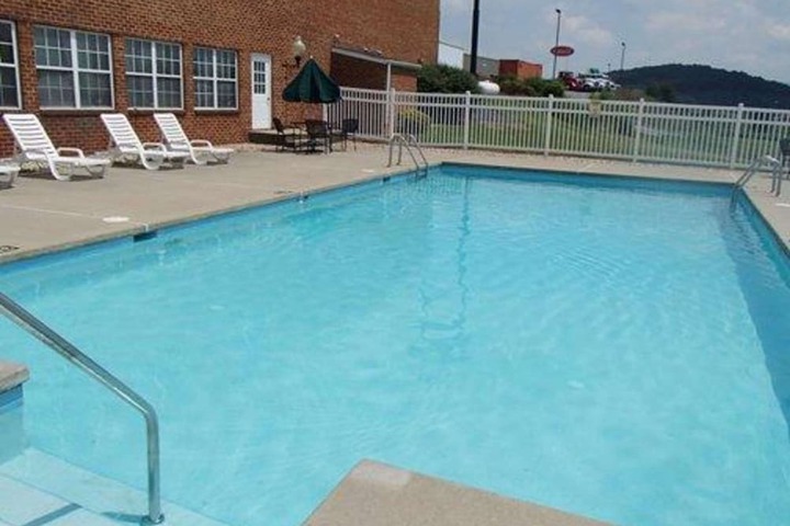 Pool 4 of 60