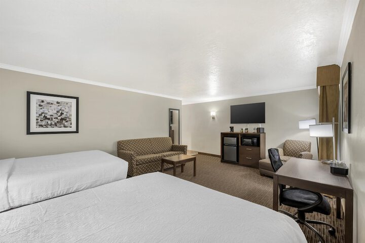 Best Western Airport Albuquerque InnSuites Hotel & Suites