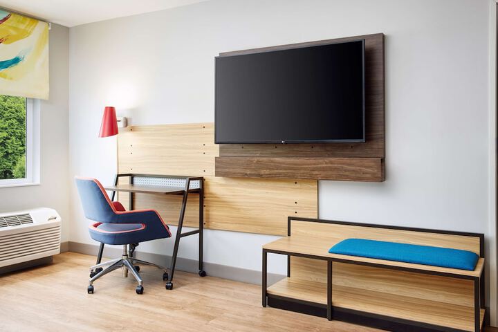 Room 17 of 25