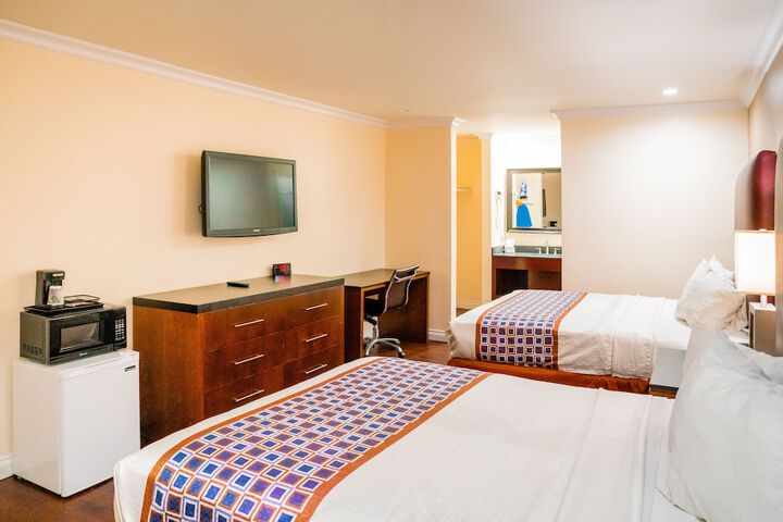 Room 25 of 49