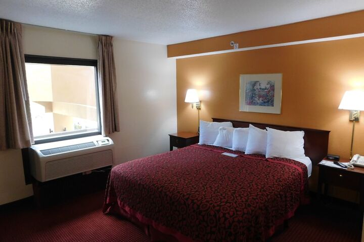 Room 30 of 43