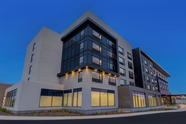 Hotel 5 of 68