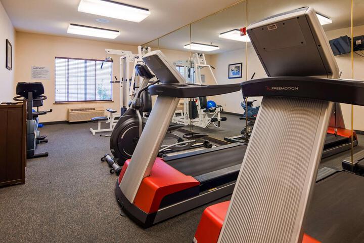 Best Western Plus Airport Inn Suites