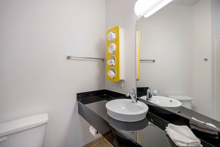 Motel 6 Channelview TX