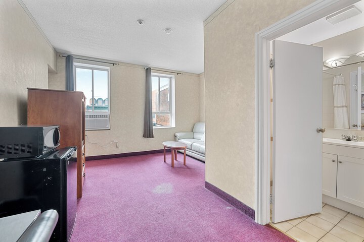 Room 45 of 68