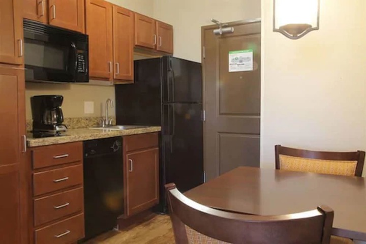 Teddys Residential Suites New Town