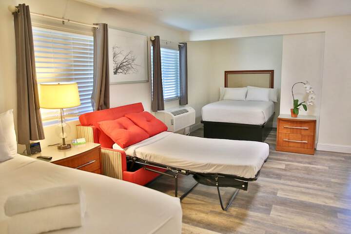 Room 15 of 25