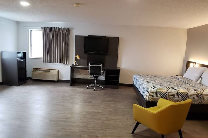 Motel 6 Kewanee IL