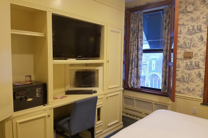 Room 66 of 84
