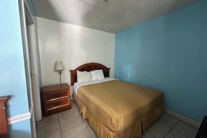 Room 12 of 41