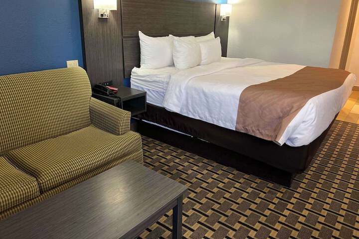 Room 3 of 44