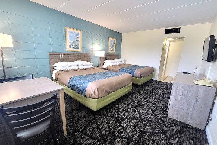 Room 6 of 11