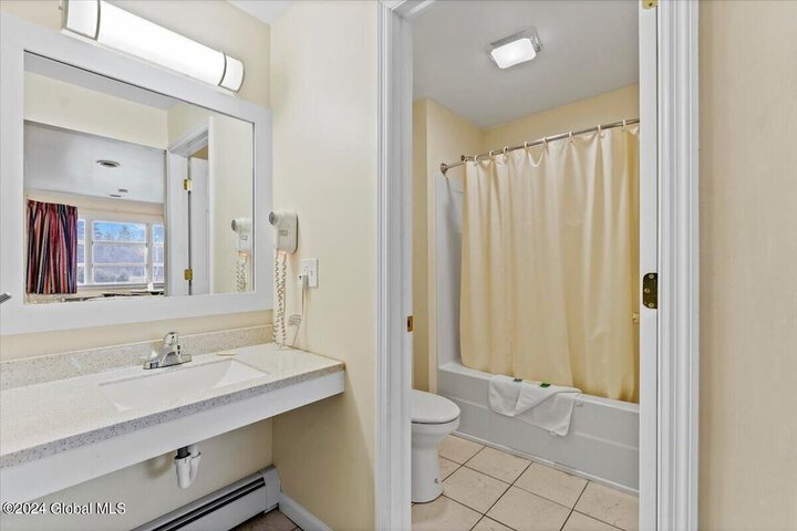 Room 3 of 18